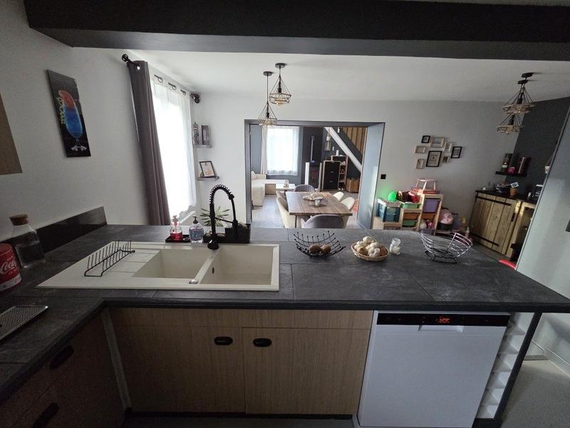 Maison - 99 m² - 5 pièces