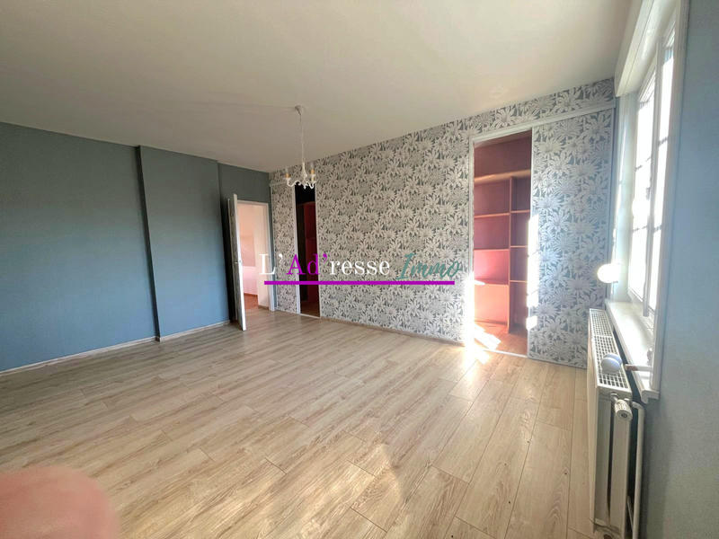 Maison - 182 m² - 8 pièces