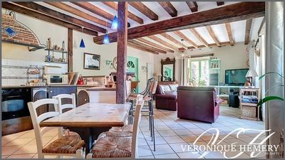 Maison - 225 m² - 8 pièces