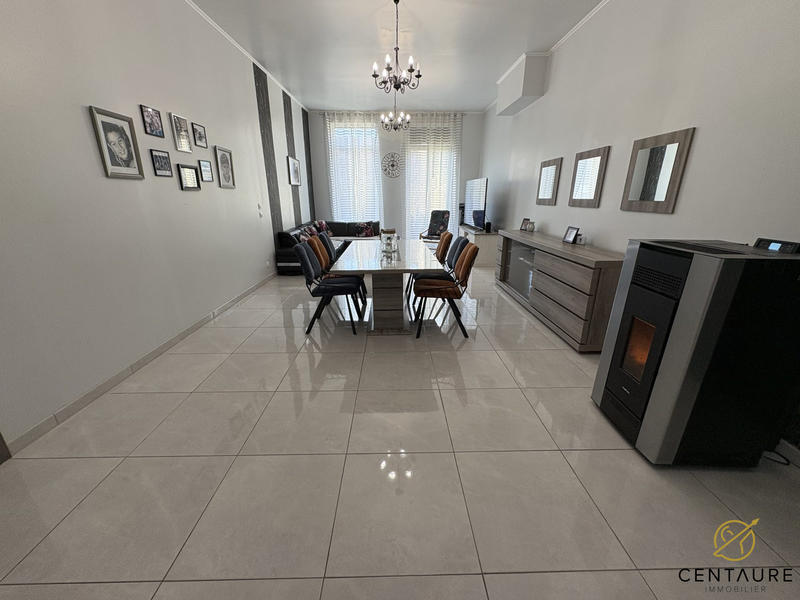 Maison ancienne - 295 m² - 11 pièces