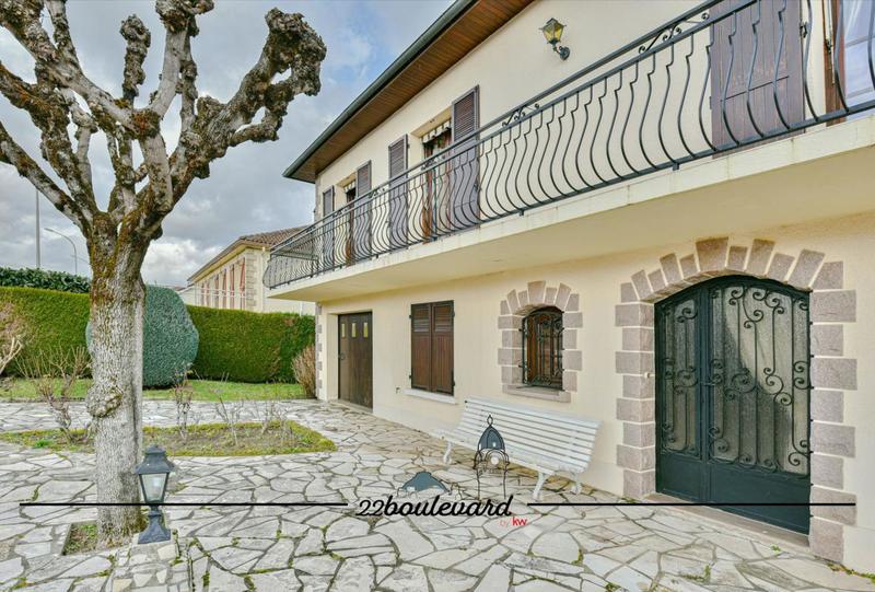 Maison - 170 m² - 8 pièces