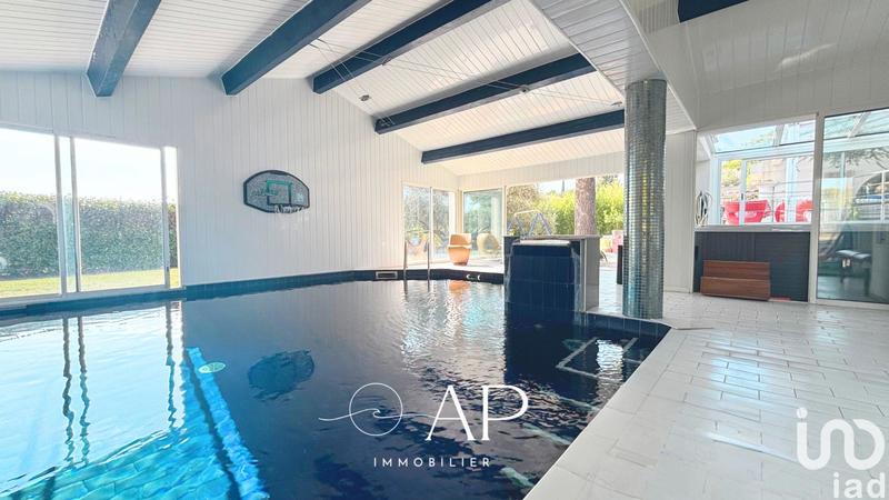 Maison - 223 m² - 5 pièces