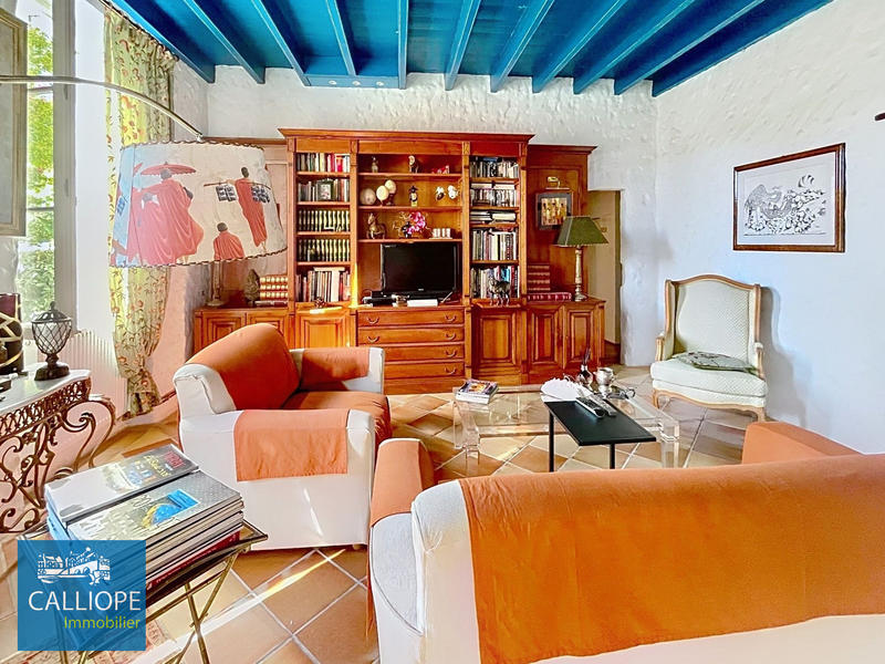 Propriété - 385 m² - 14 pièces