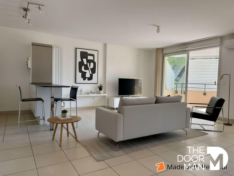 Appartement - 92 m² - 5 pièces