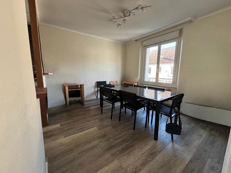 Maison - 95 m² - 6 pièces