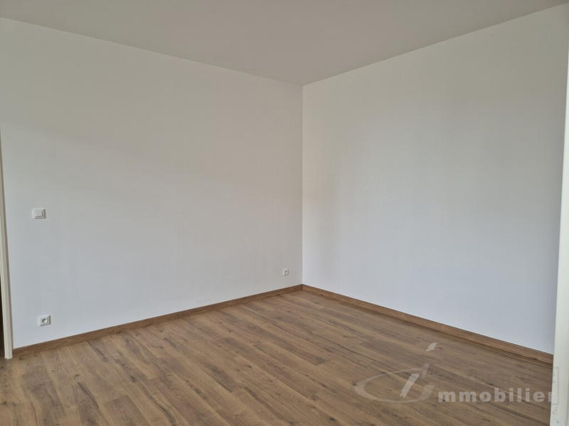 Maison - 216 m² - 7 pièces