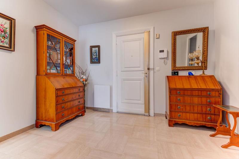 Appartement - 99 m² - 4 pièces