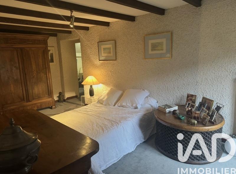 Maison - 285 m² - 9 pièces