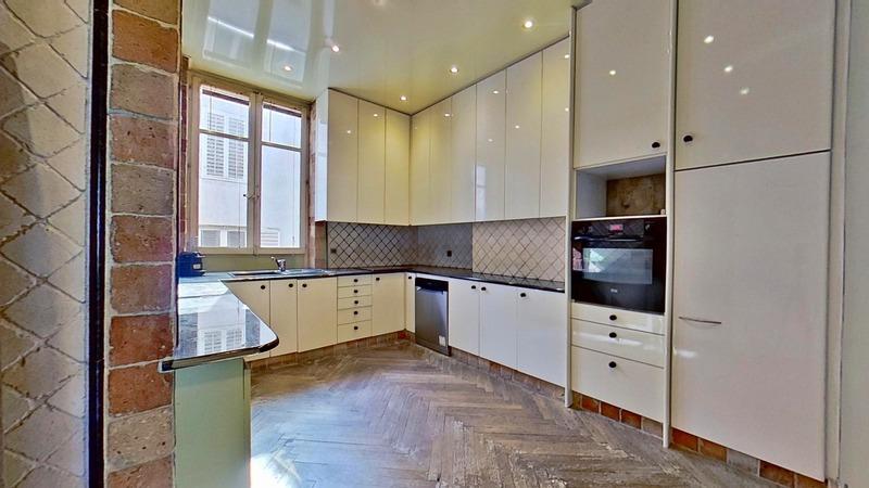 Appartement bourgeois - 141 m² - 5 pièces