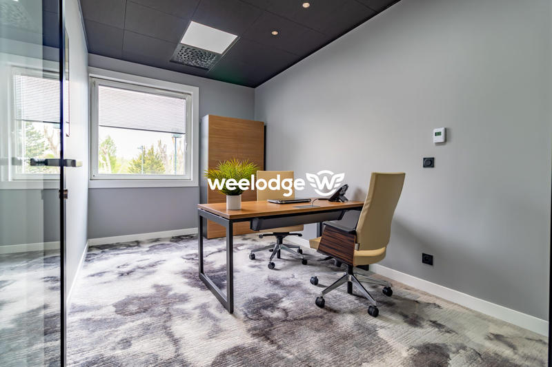 Bureau - 200 m² - 9 pièces