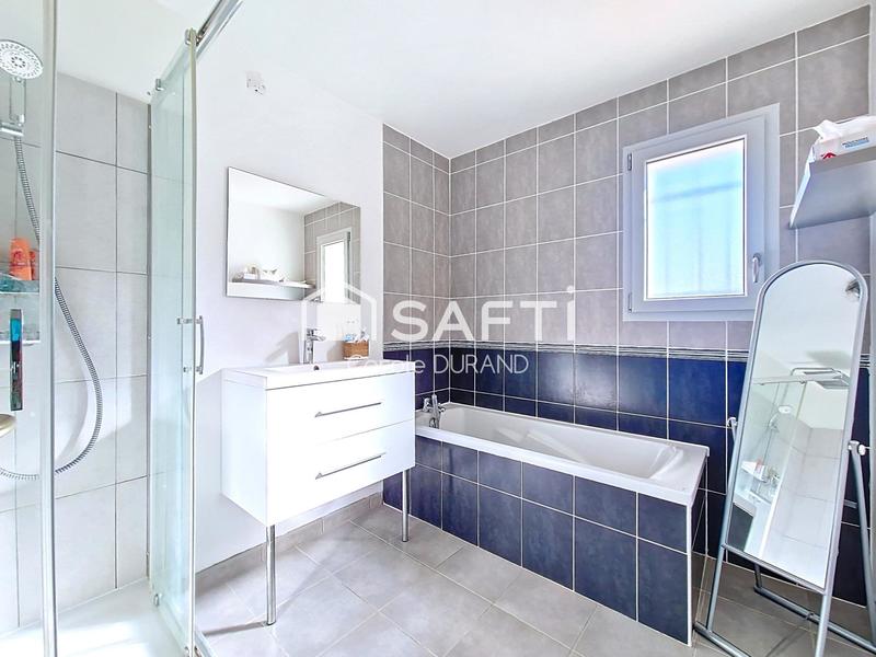 Maison - 99 m² - 5 pièces