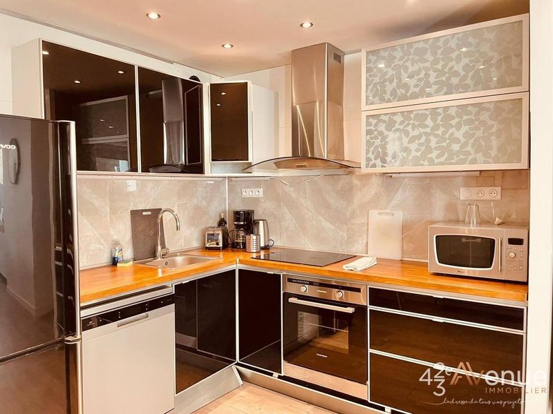 Appartement - 80 m² - 4 pièces