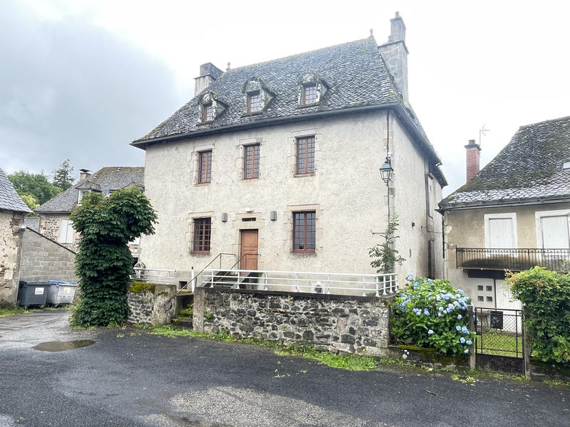 Maison de village - 271 m² - 5 pièces