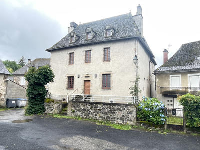 Maison de village - 271 m² - 5 pièces