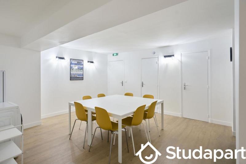 Chambre - 14 m² - 1 pièce