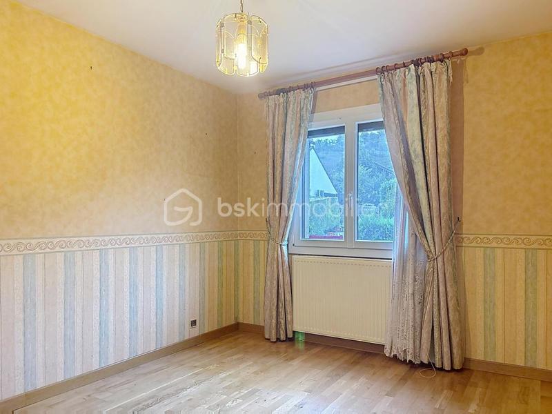 Maison traditionnelle - 99 m² - 5 pièces