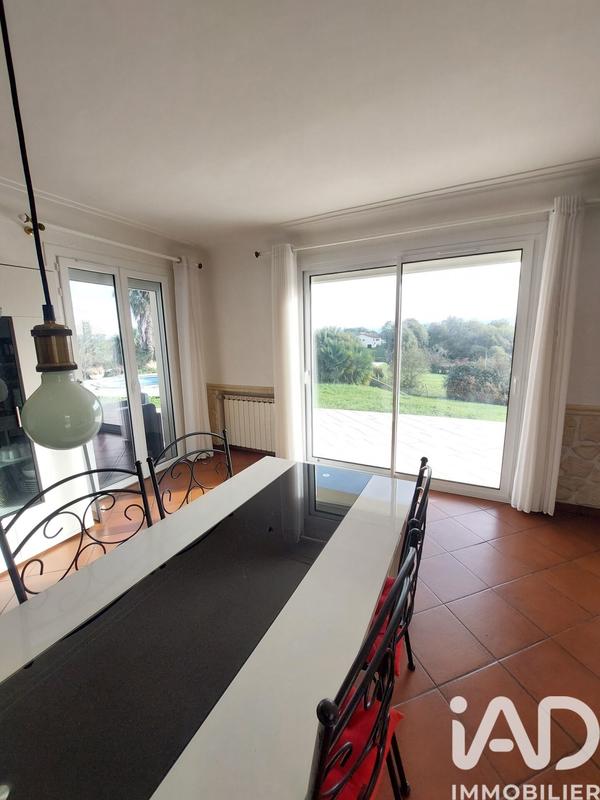 Maison - 228 m² - 7 pièces