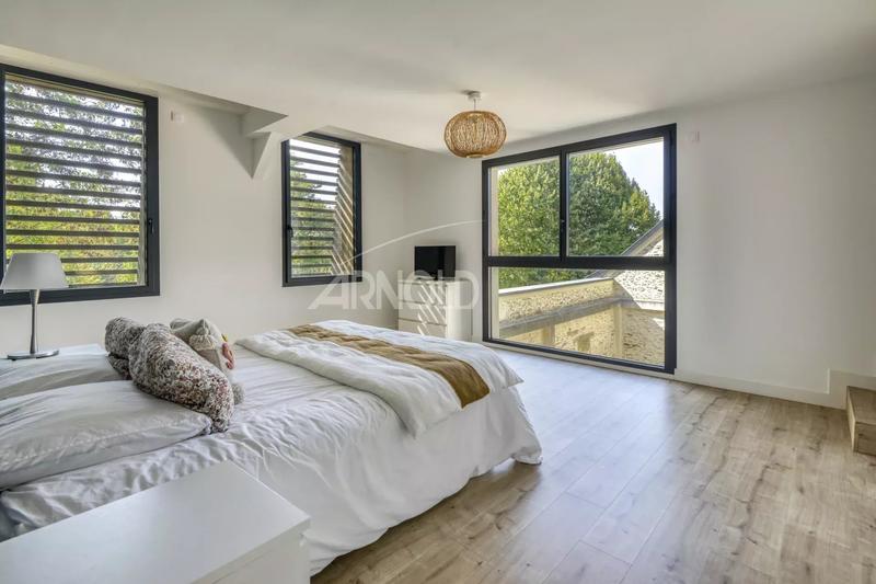 Maison - 267 m² - 9 pièces