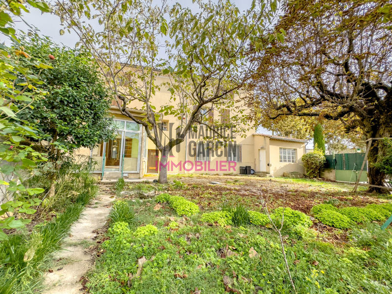 Maison - 280 m² - 13 pièces