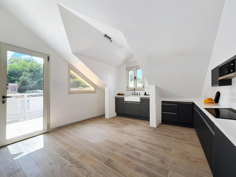 Appartement - 92 m² - 5 pièces