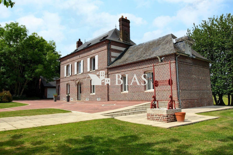 Maison - 182 m² - 8 pièces