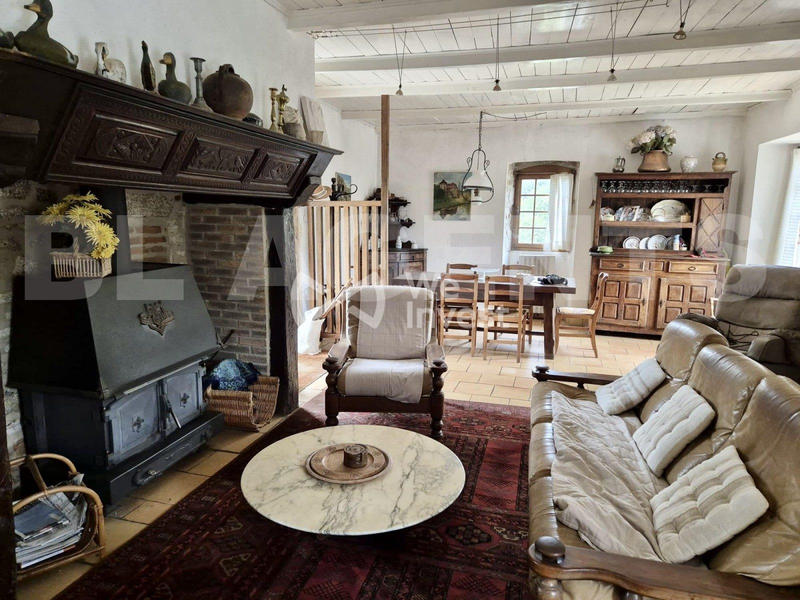 Maison - 257 m² - 11 pièces