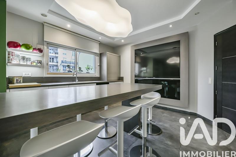 Maison - 273 m² - 8 pièces