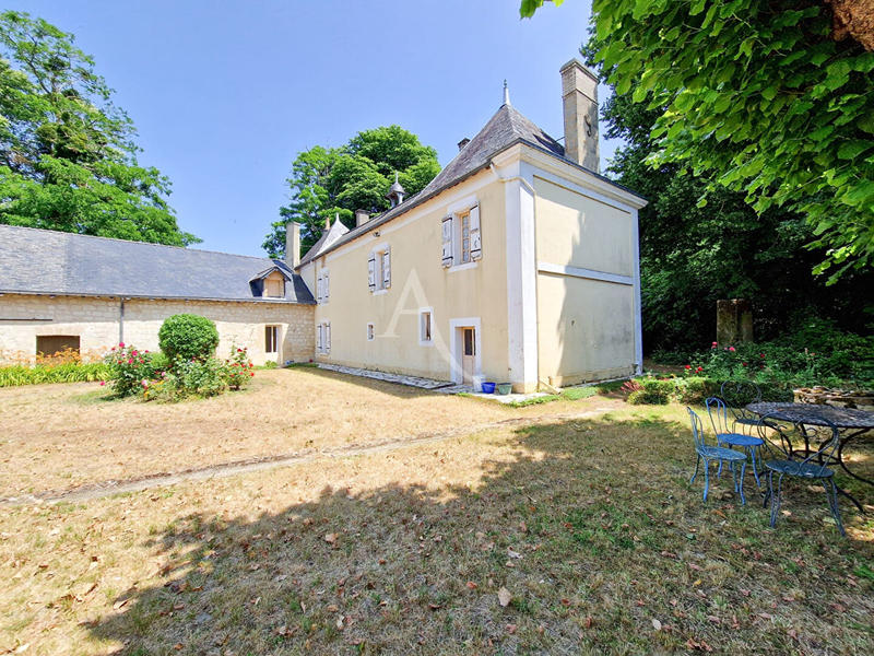 Maison - 208 m² - 8 pièces