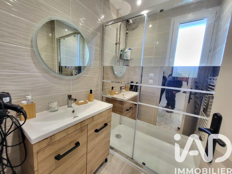 Maison - 99 m² - 5 pièces