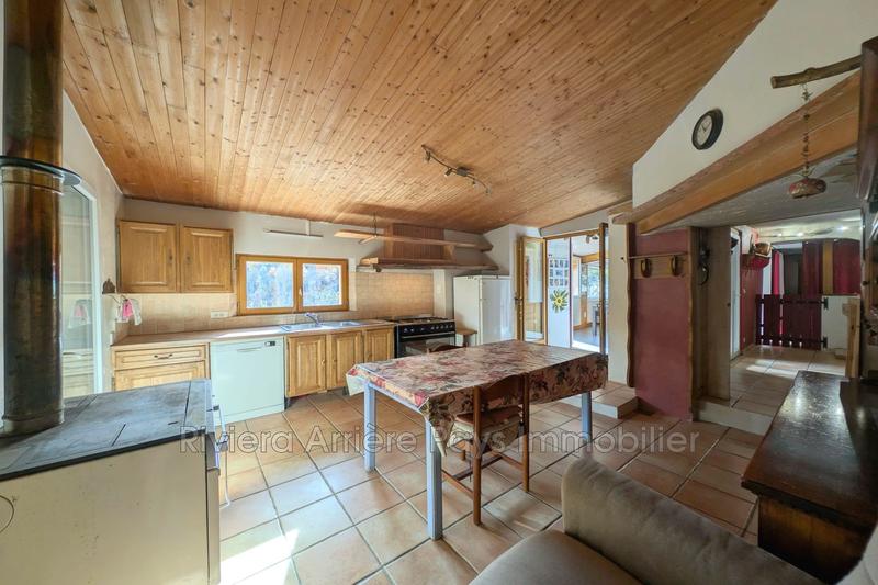 Maison - 212 m² - 9 pièces