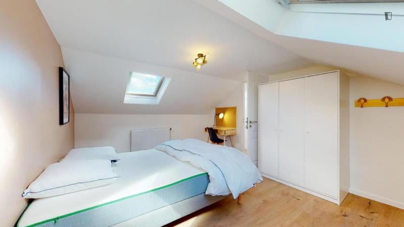 Chambre - 12 m² - 6 pièces