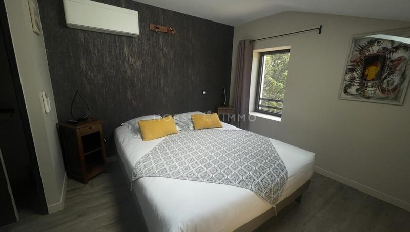 Maison chambre d'hôtes - 600 m² - 10 pièces