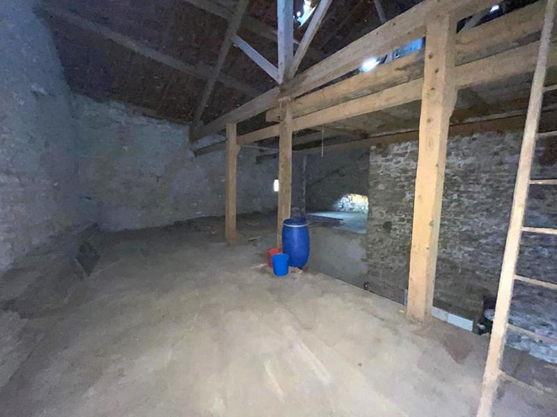 Maison - 8 502 m² - 3 pièces