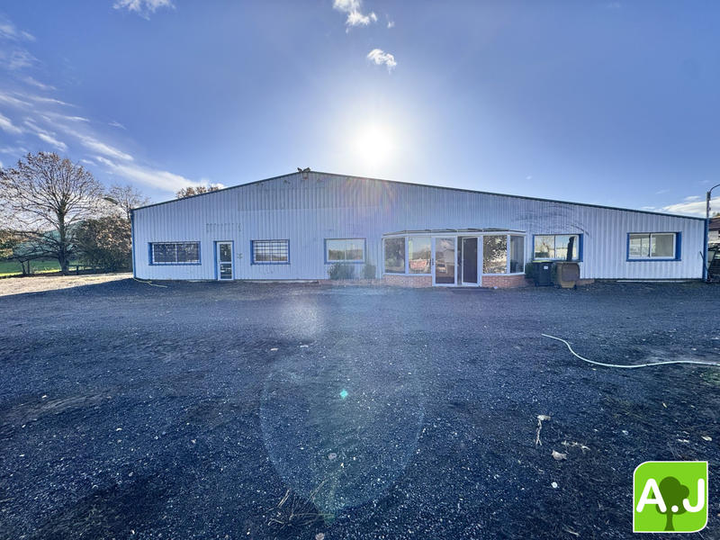 Local commercial - 900 m² - 3 pièces