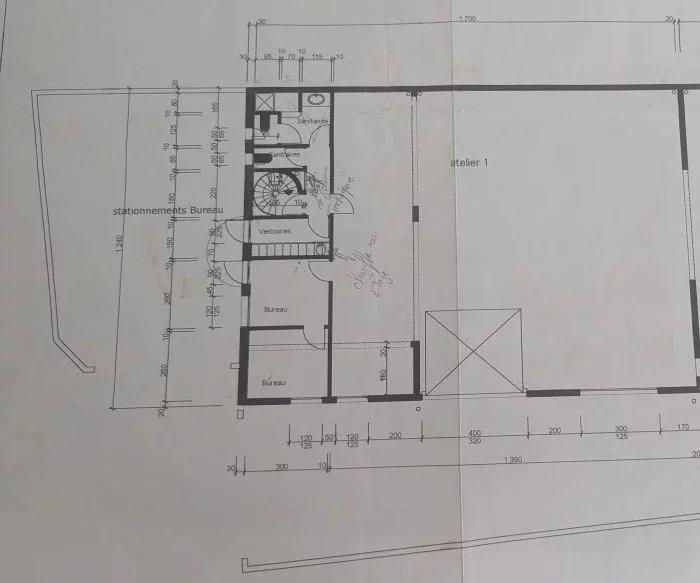 Local d'activités - 250 m² - 5 pièces