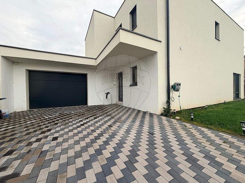 Maison - 150 m² - 5 pièces