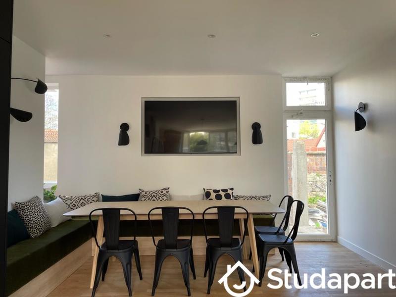 Chambre - 9 m² - 1 pièce