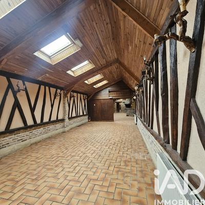 Maison - 330 m² - 9 pièces