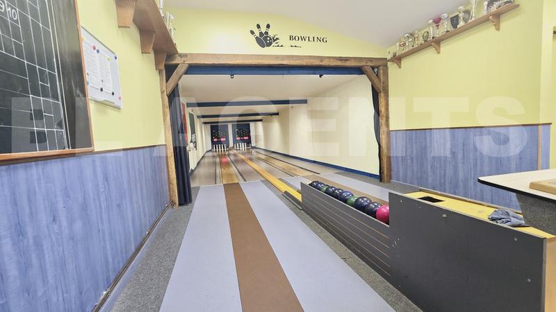 Maison - 400 m² - 5 pièces