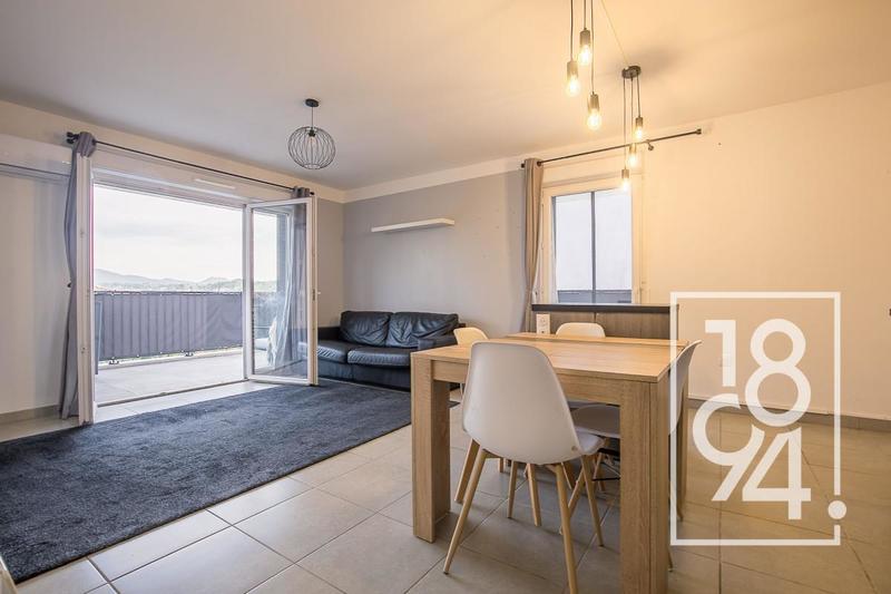 Appartement - 75 m² - 4 pièces