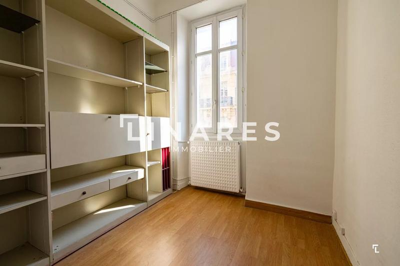 Appartement - 188 m² - 5 pièces