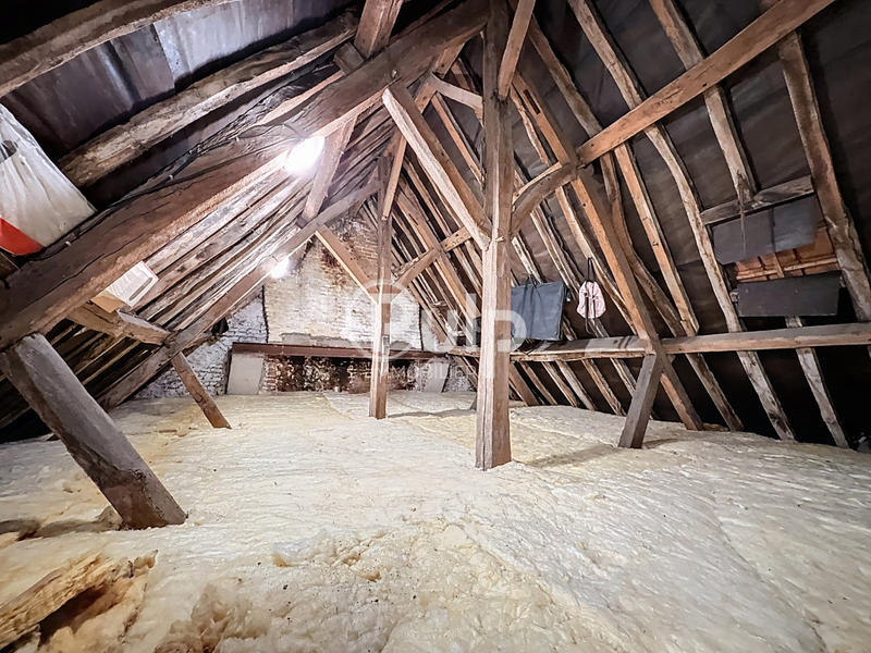 Maison - 210 m² - 10 pièces