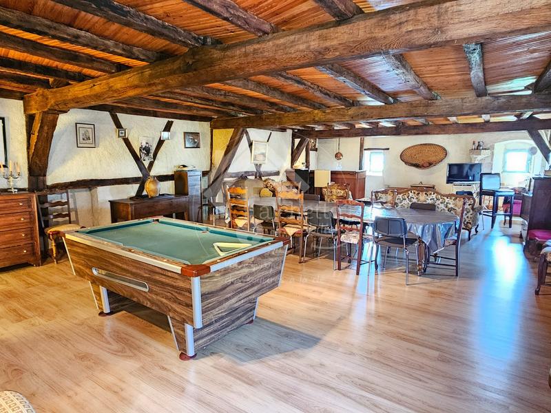 Propriété - 298 m² - 8 pièces