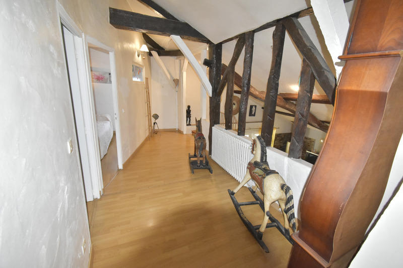 Maison - 210 m² - 7 pièces