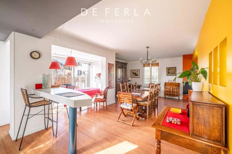 Maison - 201 m² - 10 pièces