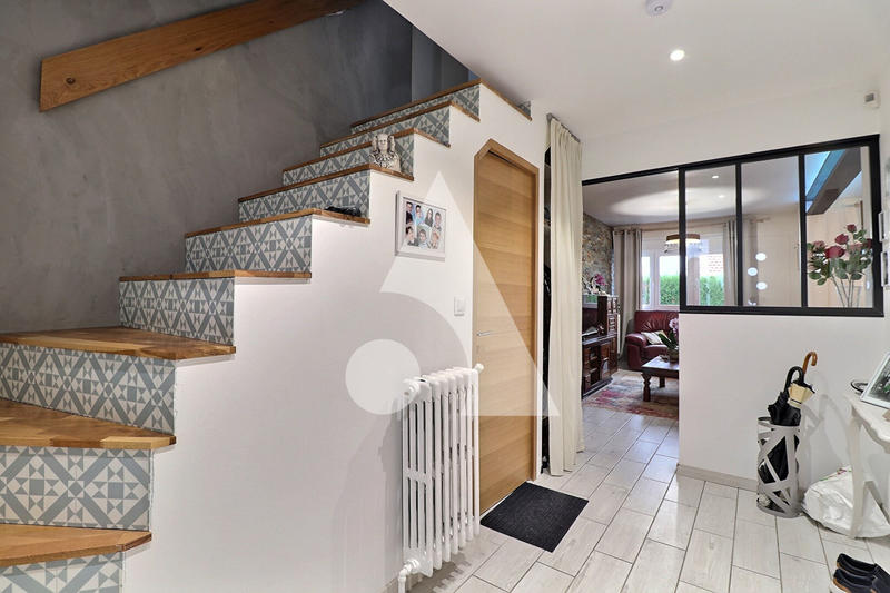 Maison - 100 m² - 6 pièces