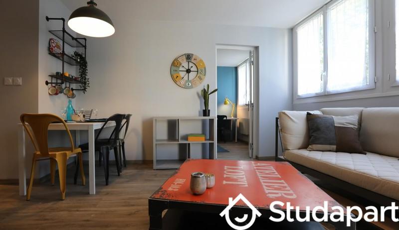 Chambre - 11 m² - 1 pièce