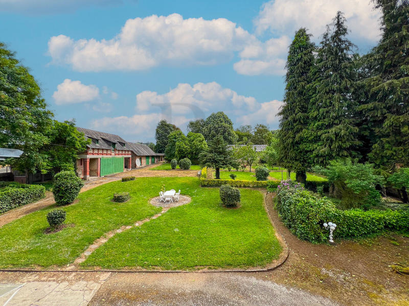 Maison - 358 m² - 11 pièces