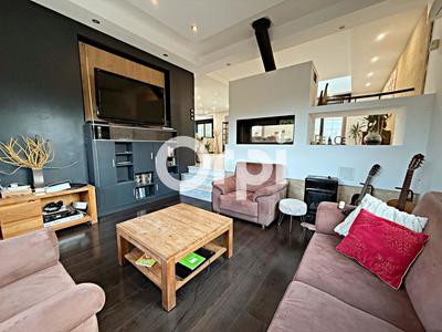 Maison - 220 m² - 7 pièces