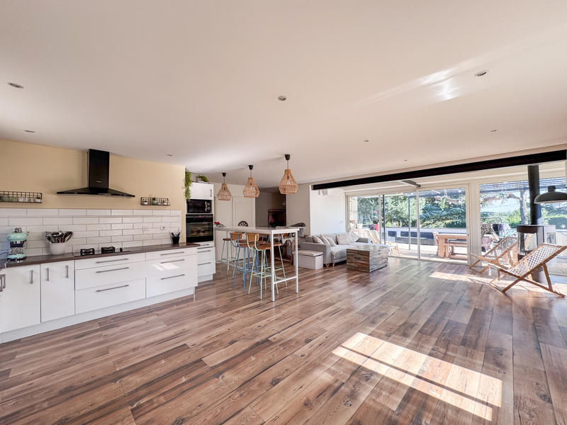 Maison - 141 m² - 6 pièces